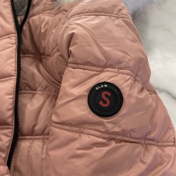 Flattering Women’s Coat - Picture 13 of 15